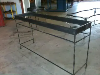 Estructura rectangular en el taller.
