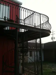 Escalera de caracol exterior.
