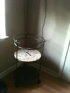 Soporte circular con ruedas.