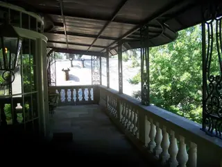 Galería cubierta, otra vista.