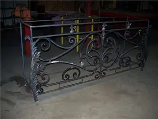 Sección de baranda en el taller.